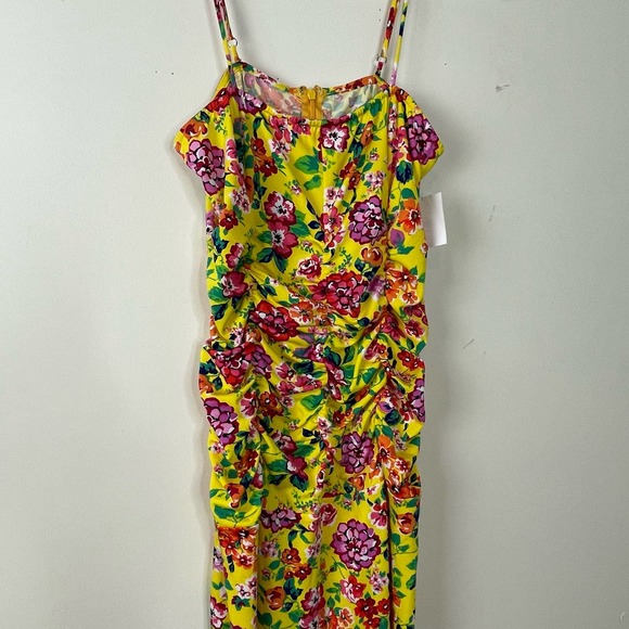 19 Cooper Yellow Floral Ruched Front Slit Midi Dress NWT Size Medium - Picture 3 of 10